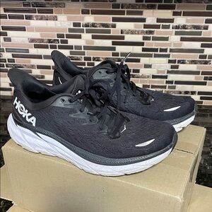 Hoka Clifton 8 Women’s Size 8